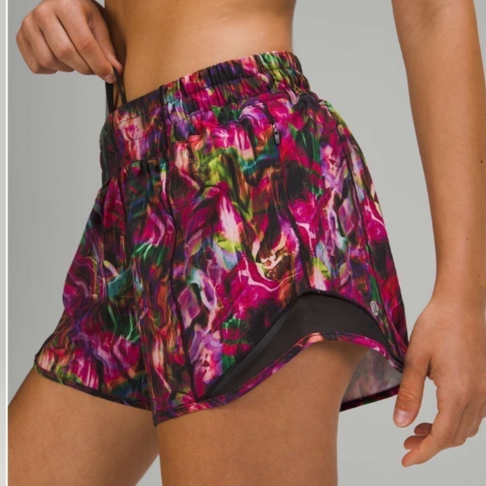 Lululemon hotty hot shorts - Picture 2 of 5
